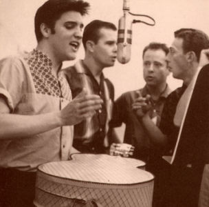Elvis Presley en el estudio de grabaci�n de la SUN